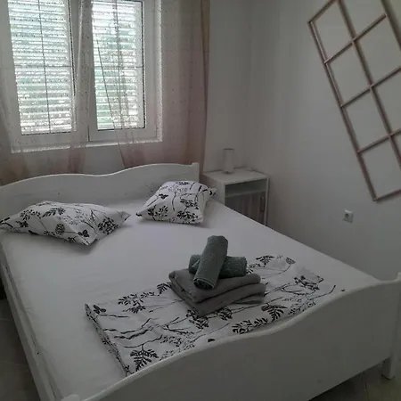 Apartment Ira