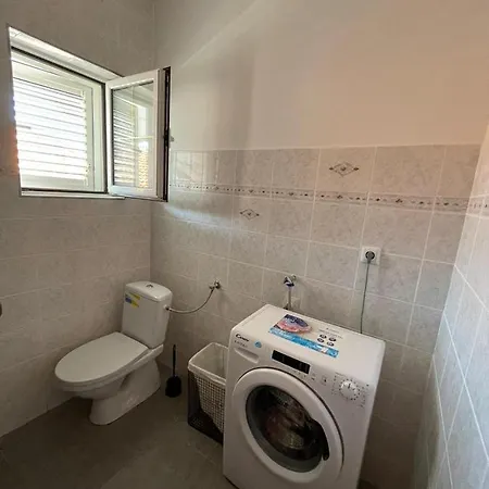 Apartment Ira Vir