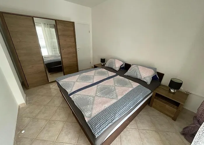 Ira Apartament