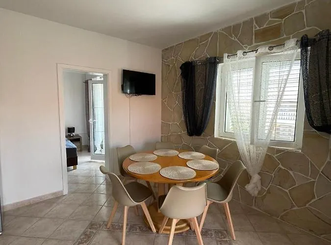 Ira Apartament *