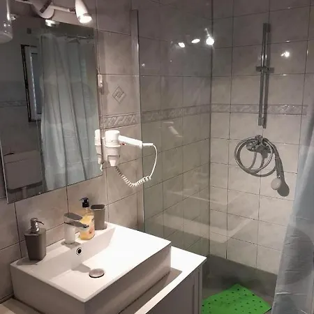 Ira Apartment