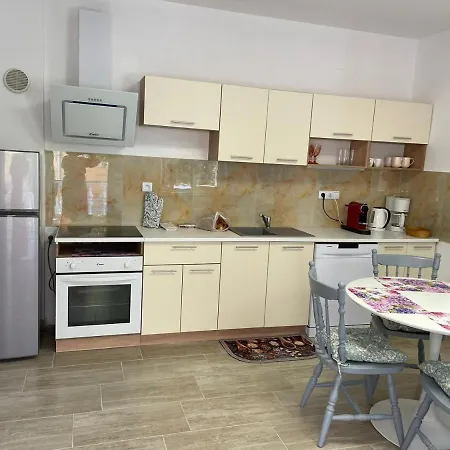 Apartment Ira *