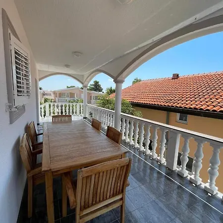 Apartment Ira
