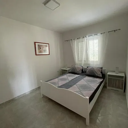 Apartment Ira